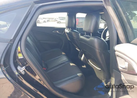 2015 Chrysler 200 S z USA, uszkodzony, nr VIN 1C3CCCBB2FN736894